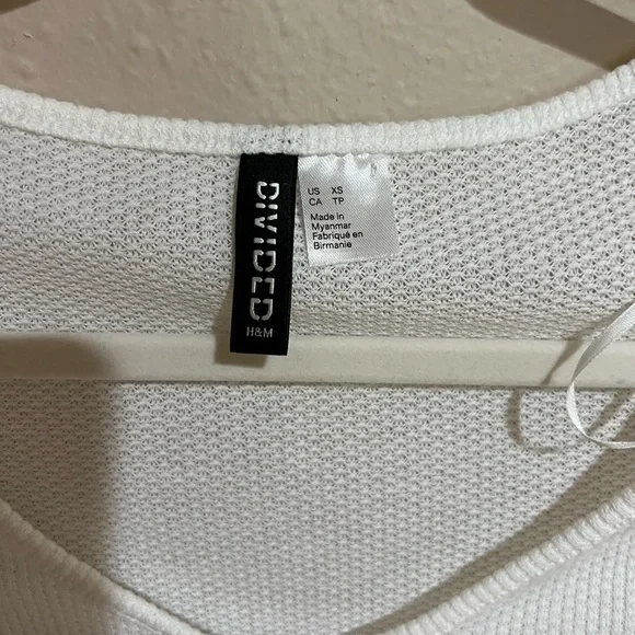 White Button-Up Ribbed Top - Picture 3 of 5